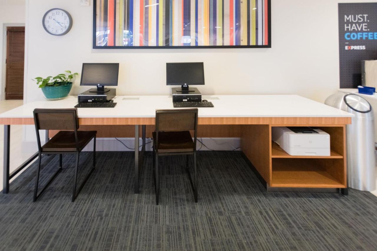 Holiday Inn Express & Suites Lexington North West-The Vineyard By Ihg Esterno foto