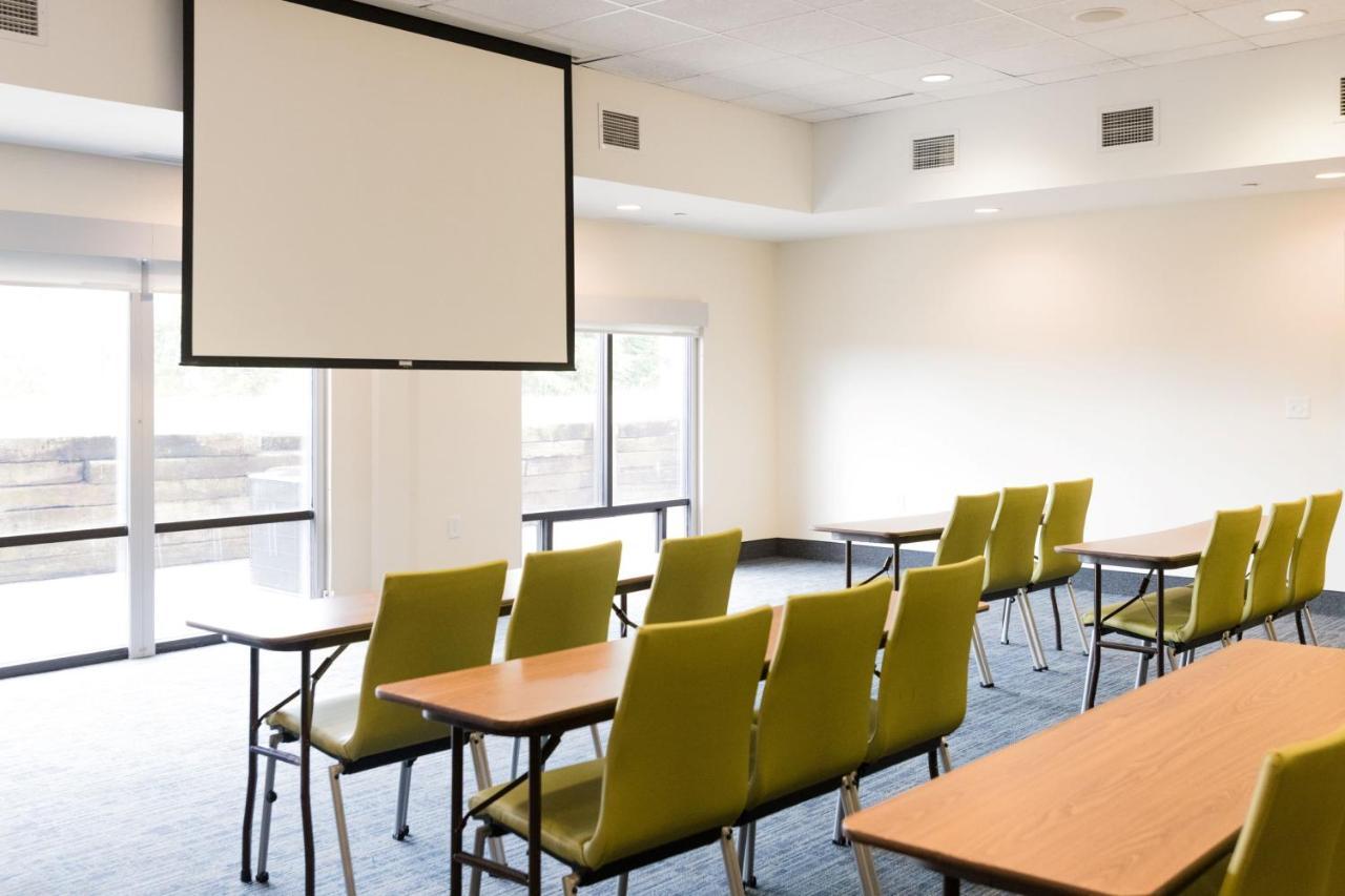 Holiday Inn Express & Suites Lexington North West-The Vineyard By Ihg Esterno foto