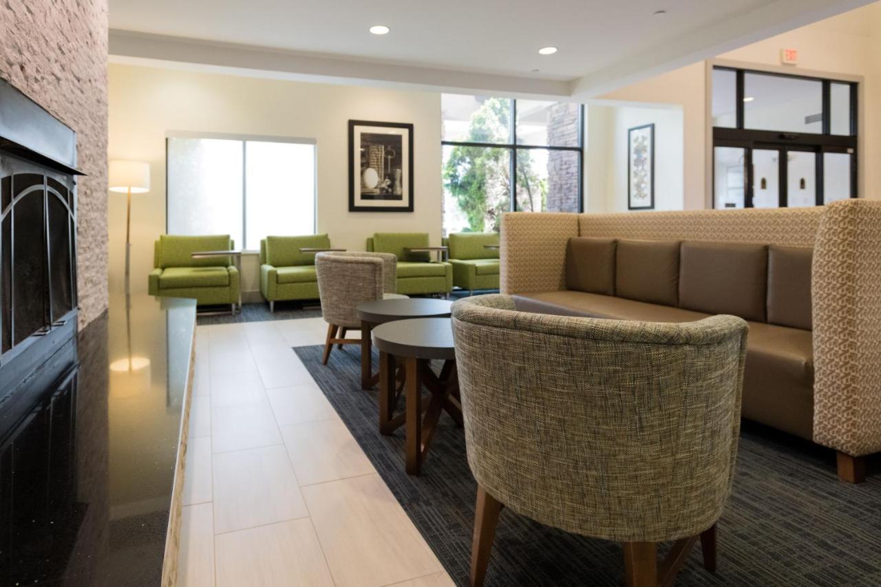Holiday Inn Express & Suites Lexington North West-The Vineyard By Ihg Esterno foto